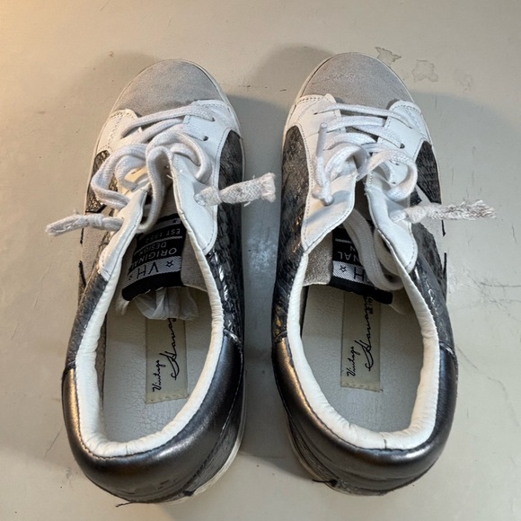 Vintage Havana Black‎ and White Sneakers - Picture 7 of 10